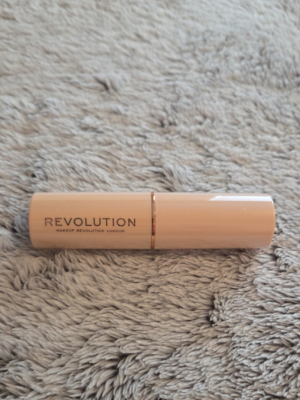 Revolution Foundation Stick - Picture 4 of 6